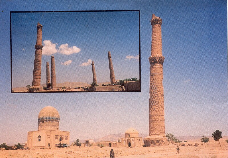 دوتنه:School of Guhar shah begum in Herat.jpg