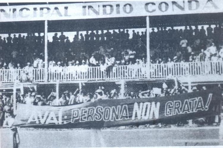 Ficheiro:Torcida da Chapecoense contra o Avaí em 1977.jpg