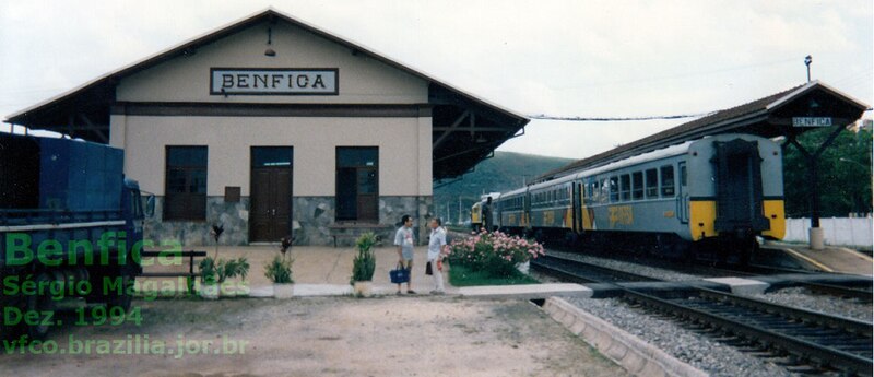 Ficheiro:1994-12-Trem-Xangai-estacao-ferroviaria-Benfica-rumo-Matias-Barbosa (1).jpg