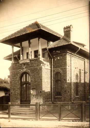 Fișier:Casa Națională Regina Maria din Piatra-Neamț (Istorie) 2543 01.11.2013 Fond 43B84D4ED01B4842B01C4CC4EC06AD3E.jpg