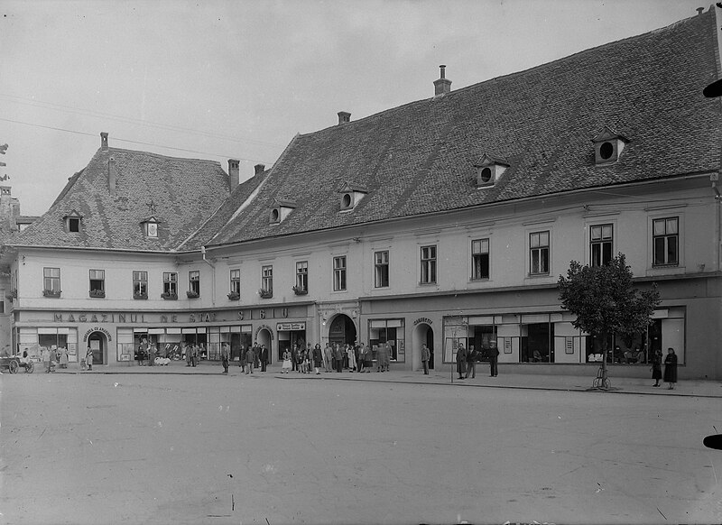 Fișier:Fosta casă Weidner-Reussner-Czekelius din Sibiu. (Istorie) 2372 14.06.2017 Fond 177796257A574468AB7F7522557C27E5.jpg