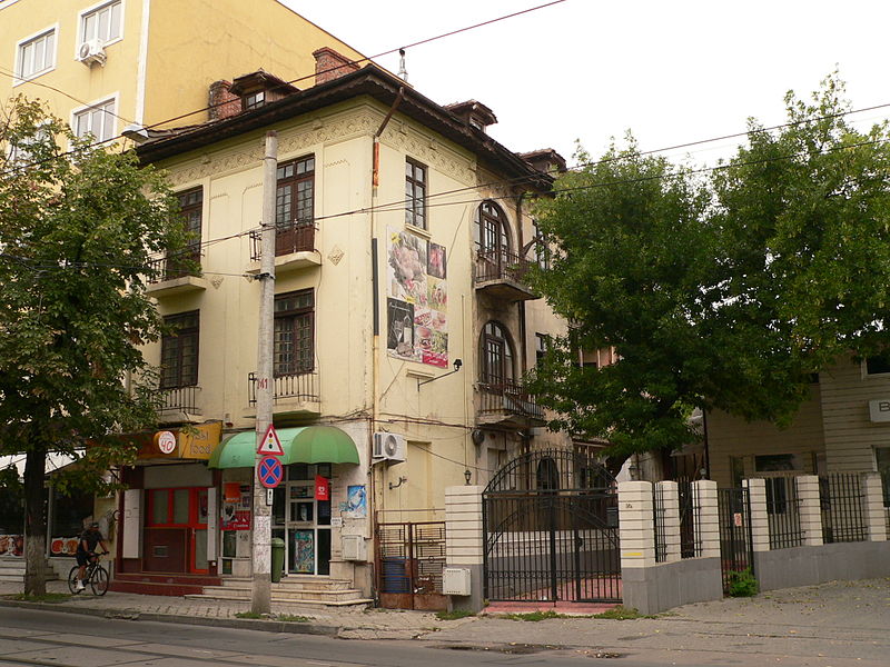 Fișier:Casă-1 Bdul George Coșbuc nr. 40.JPG