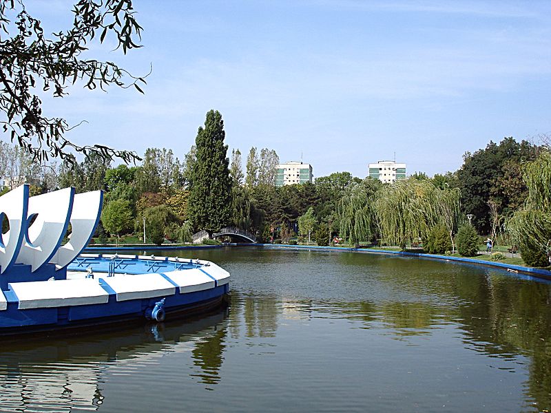 Fișier:Lacul din parcul Drumul Taberei din Bucuresti.jpg