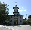 Mănăstirea Dălhăuți: turnul-poartă