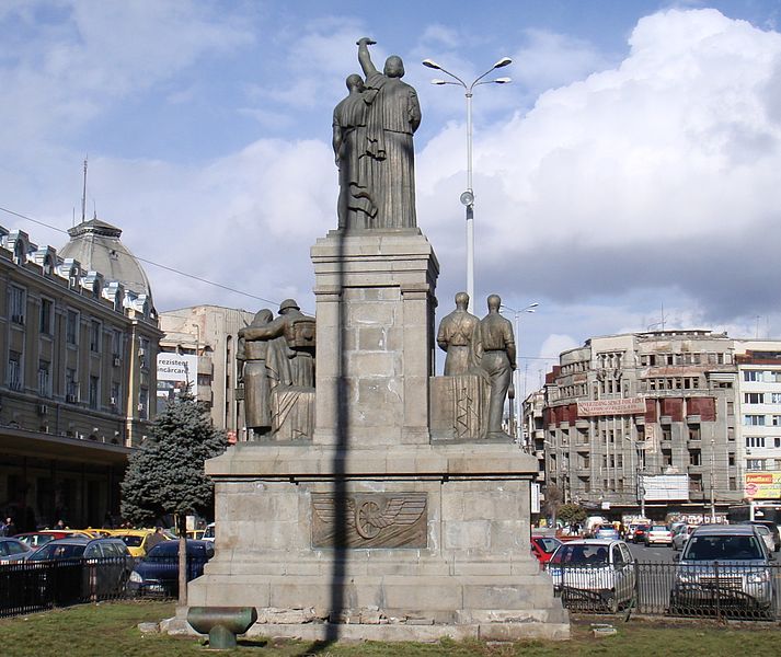 Fișier:Monumentul eroilor ceferisti din Bucuresti - din spate.jpg