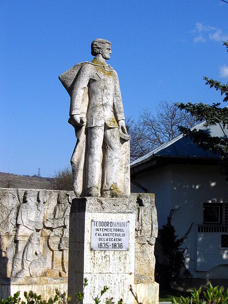 Fișier:Teodor Diamant statue Boldesti.jpg