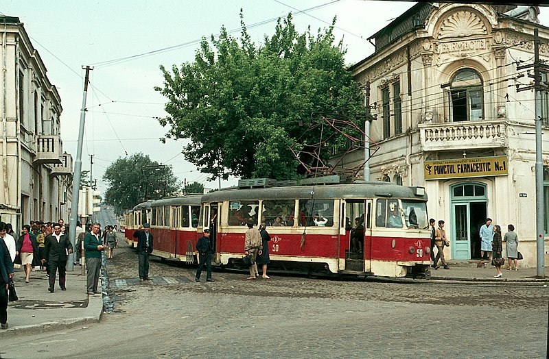 Fișier:Galati (1975) Tramvaiul 50.jpg