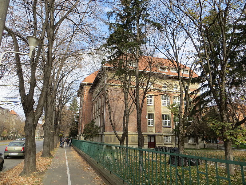 Fișier:Facultatea de mecanică Timișoara - lateral.JPG