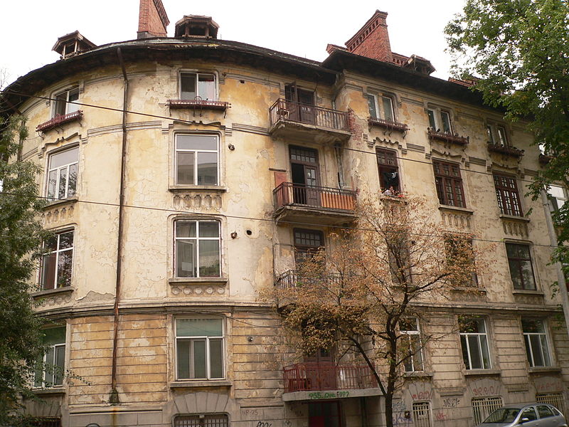 Fișier:Casă-8 str. George Coșbuc nr. 31-37.JPG