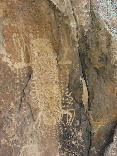 Файл:Petroglyph-Dubois-WY.jpg