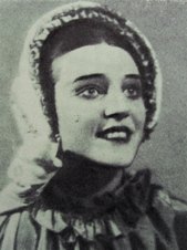 Файл:Ксения Тарасова в роли Негиной ("Таланты и поклонники", 1931) .jpg