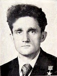 Vasily Makarovich Zabolotny (1935 - 015) - Héroe del Trabajo Socialista.jpg