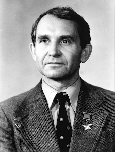 Файл:Олег Григорьевич Макаров (1933 - 2003).jpg