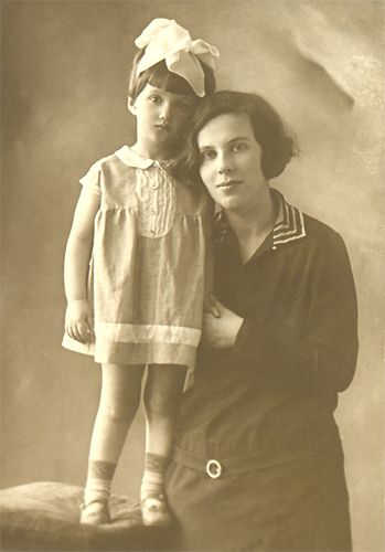 Файл:Elena Segal with Evgenia Marshak.jpg