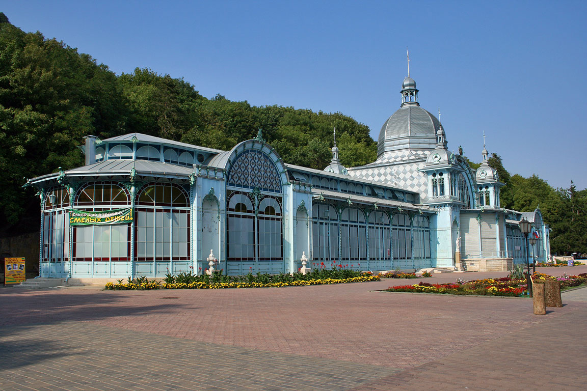 Железноводск в контакте. Курортный парк Железноводска Пушкинская галерея. Дворец Эмира Бухарского (Железноводск). Железноводск достопримечательности Пушкинская галерея. Галерея Пушкина в Железноводске.