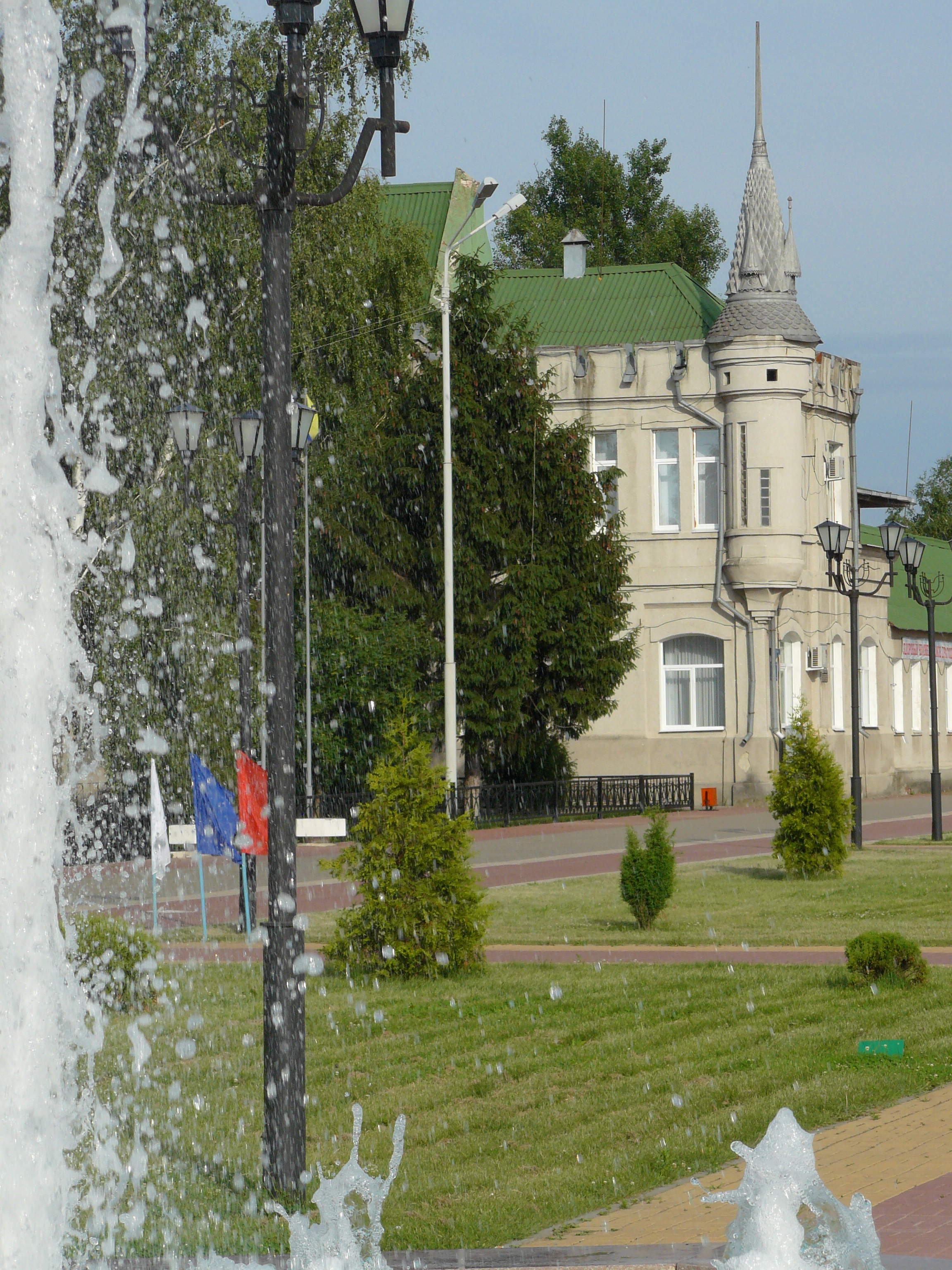 Город грайворон белгородской области. Грайворон Белгородская. Центр города Грайворон Белгородская область. Город Грайворон парк Шухова.