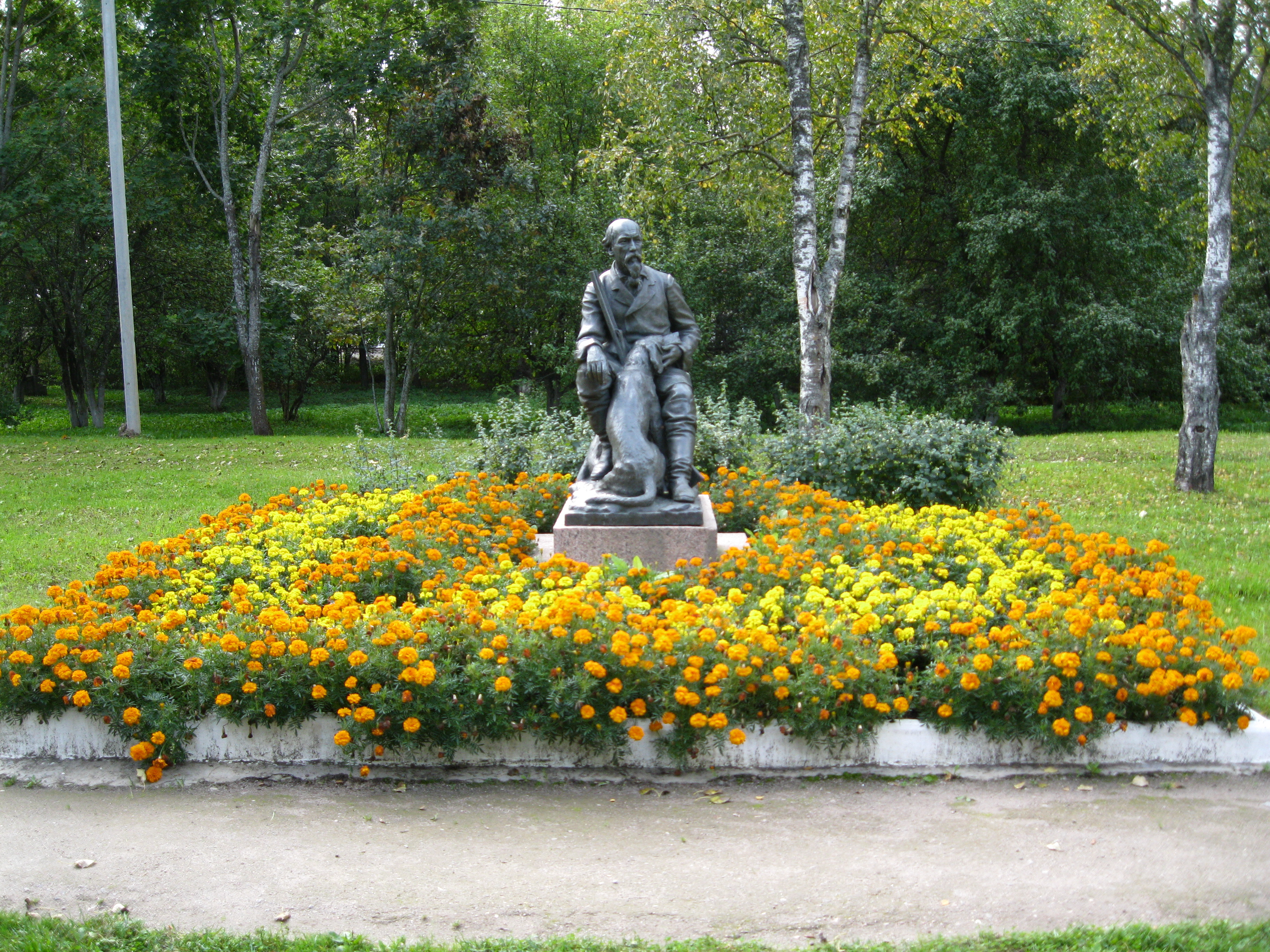 памятник некрасову в санкт петербурге