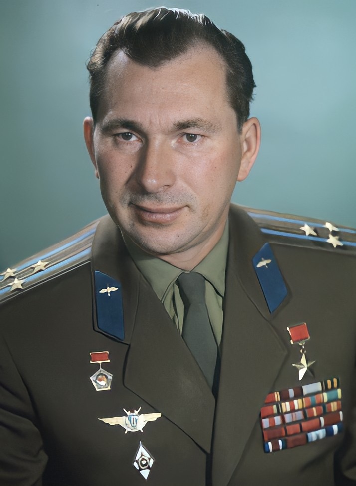 Первые летчики космонавты герои советского союза. Летчик космонавт Беляев.