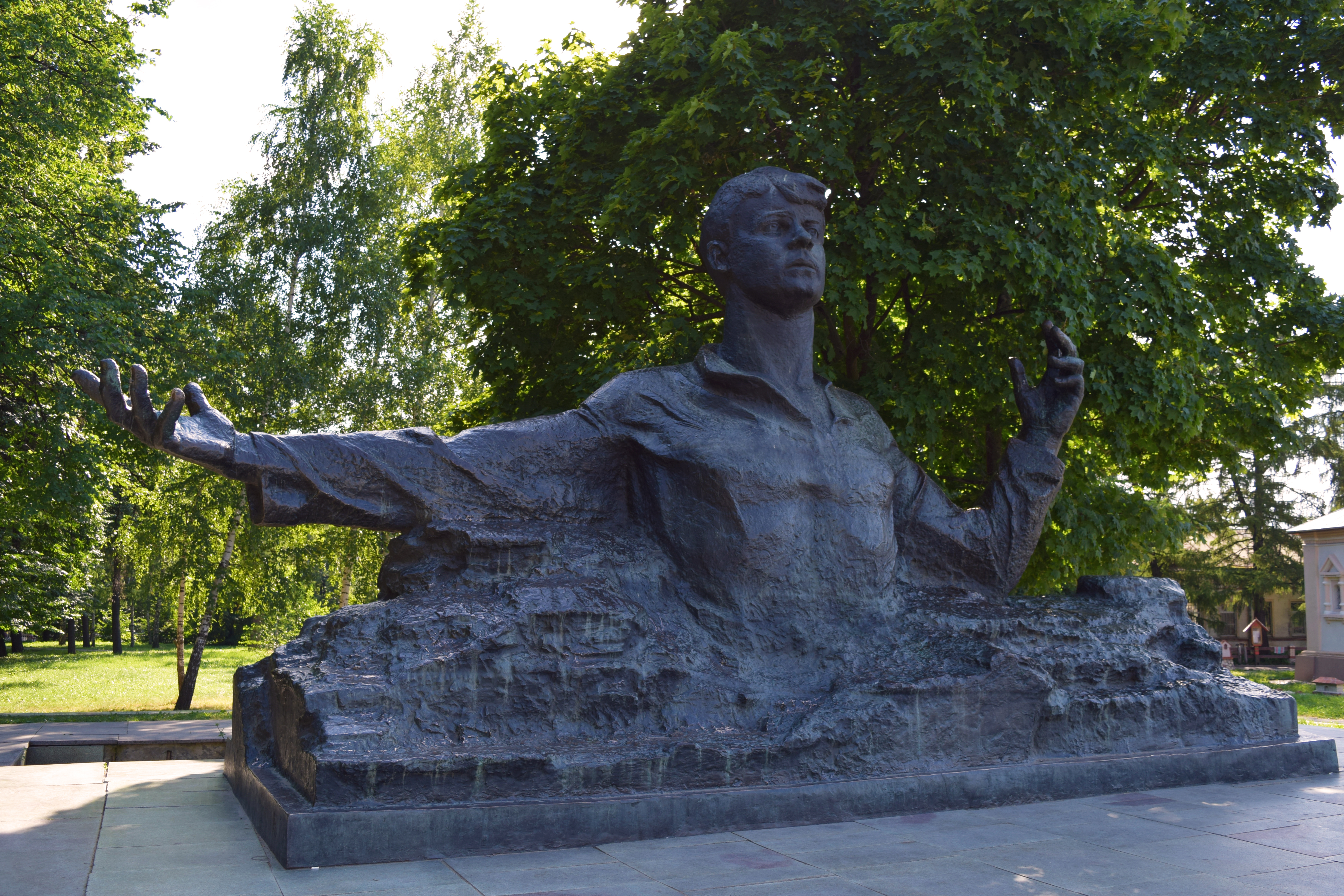 Памятник Сергея Есенина в Рязани