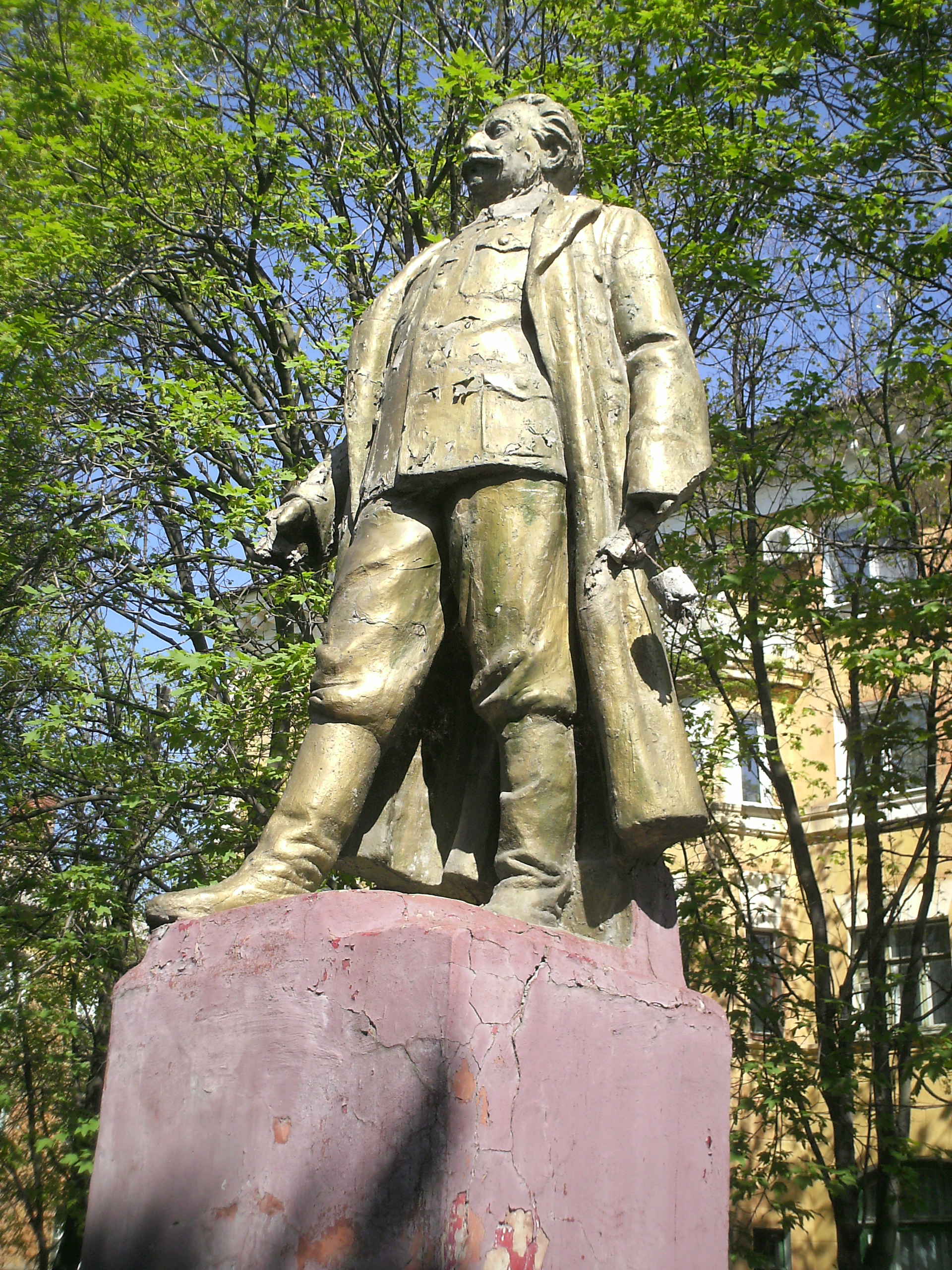МАИ памятник Орджоникидзе