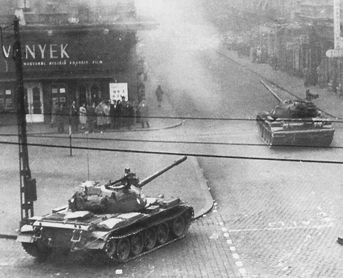 Файл:Советские танки в Будапеште 56.jpg