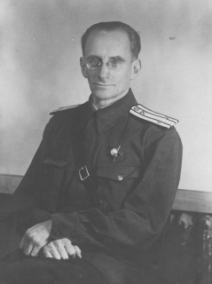 Н. Орнатский в форме инженера-подполковника
