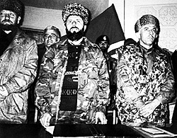 Файл:Kadyrov Yandarbiev Maskhadov.jpg