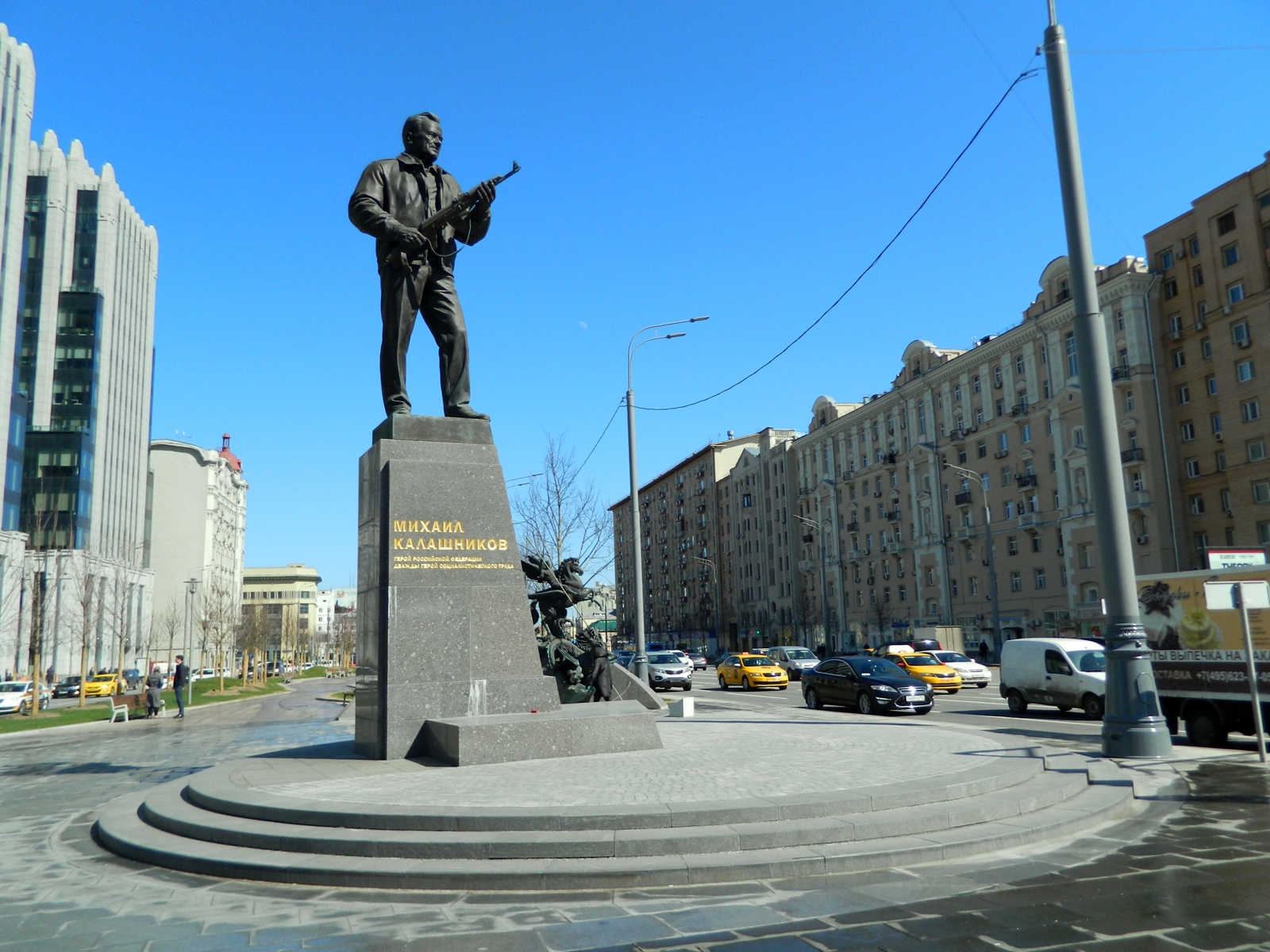 калашников памятник в москве