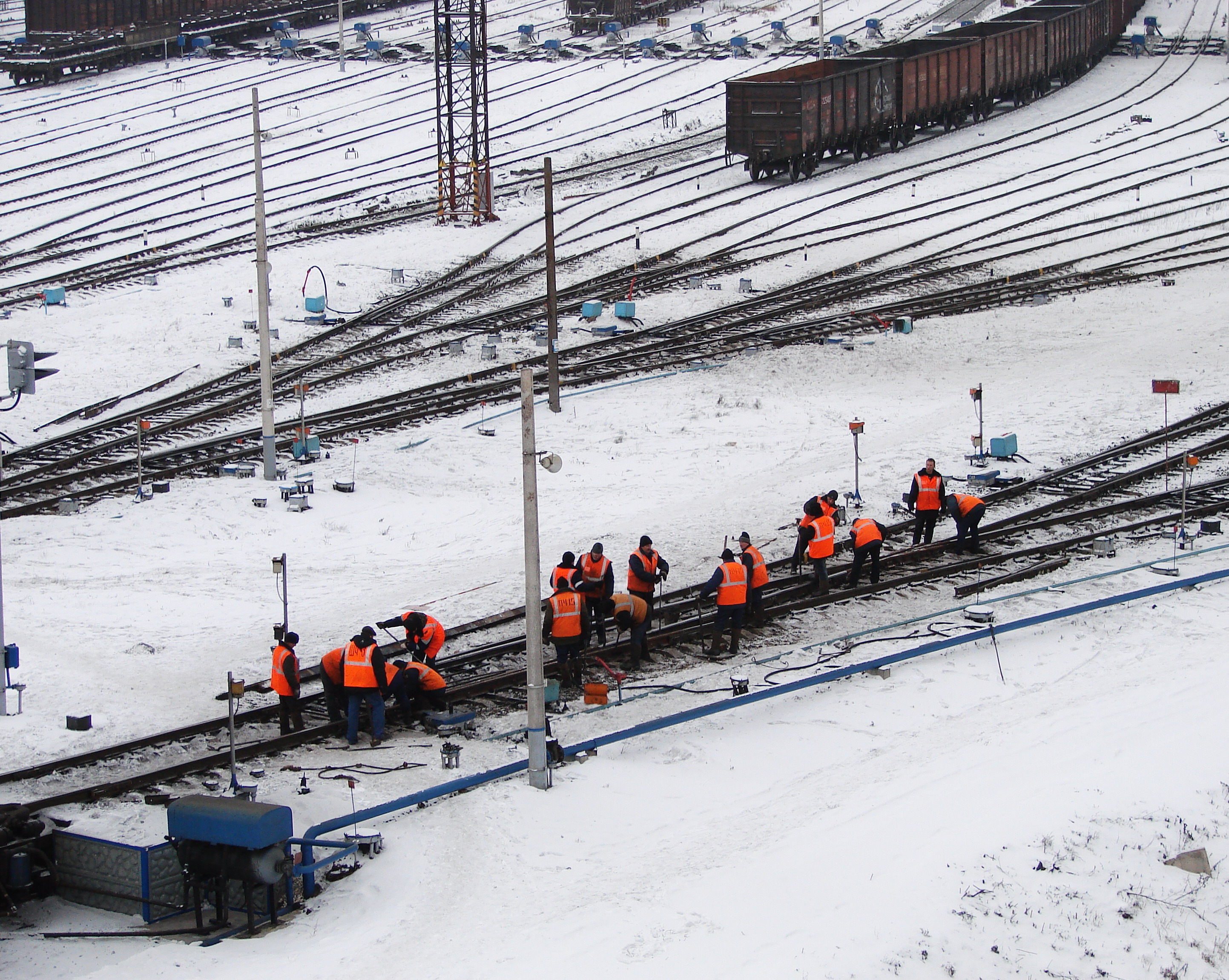 Строительство железных дорог путь путевое. Снегоборьба РЖД. Сосногорск Индига. Сосногорск Индига проект строительства железнодорожной. Путевое хозяйство.