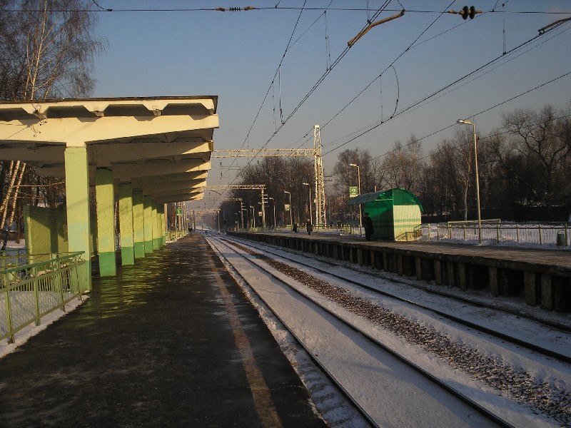 Файл:Nemchinovka railplatform.jpg