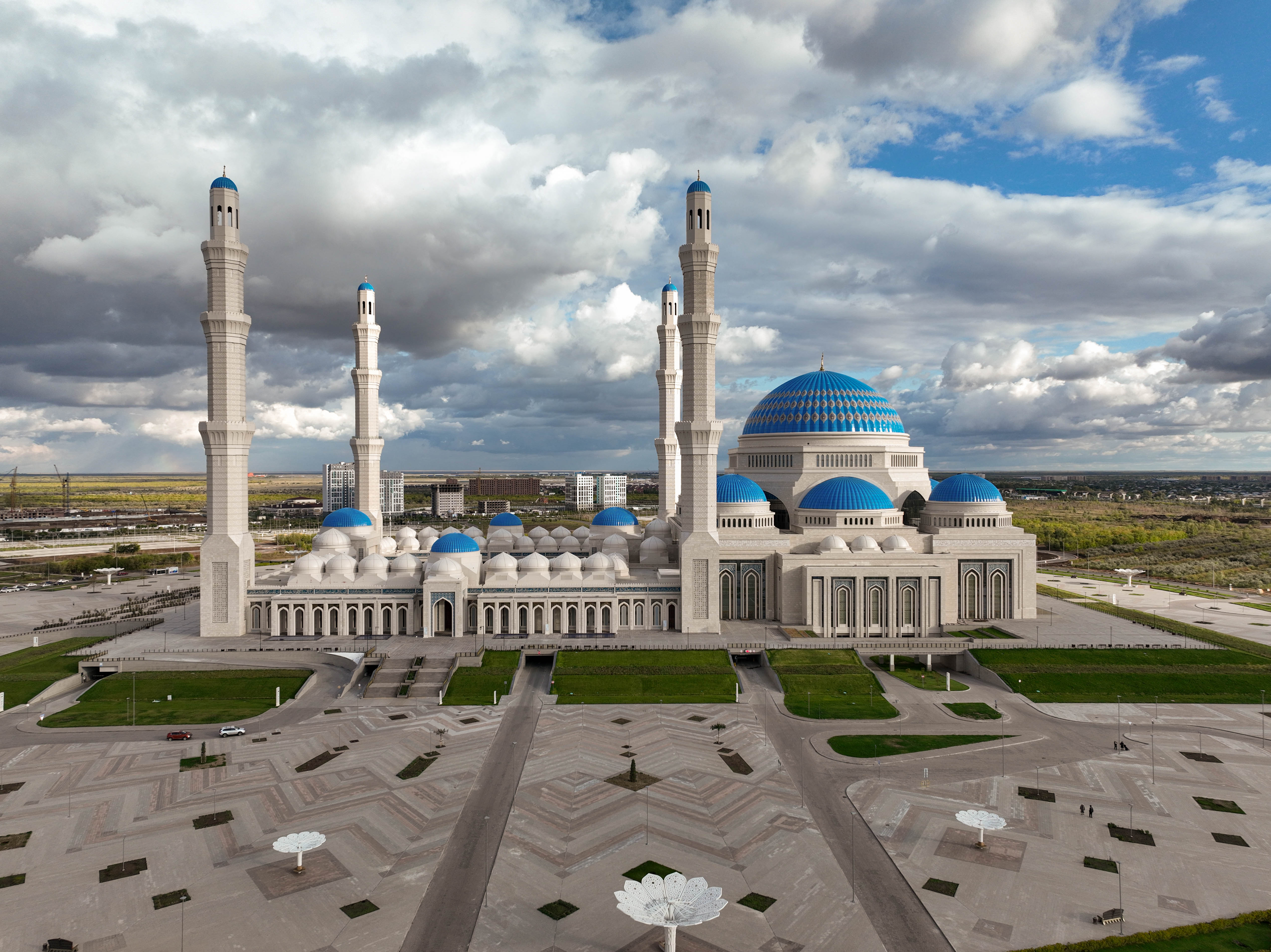 Астана самая большая мечеть. Астана мечеть. Республиканская мечеть Астана. Астана мечеть Экспо. Центральная мечеть.