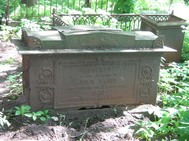 Файл:John Baird tomb.jpg