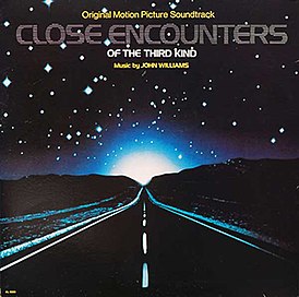 Portada del álbum de John Williams "Encuentros cercanos del tercer tipo (banda sonora original de la película)" (1977)