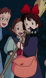 Кики и Зизи. Слева — иллюстрация Акико Хаяси из оригинального произведения Эйко Кадоно[к. 3], справа — кадр из фильма 