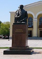 Monumento a Narimanov en Sumgayit.jpg