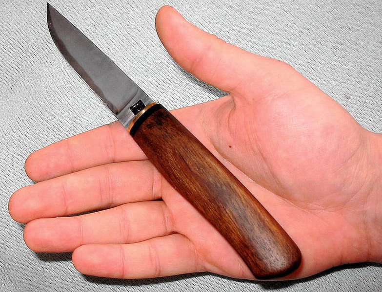 Файл:Knife finik Dolmatov.jpg