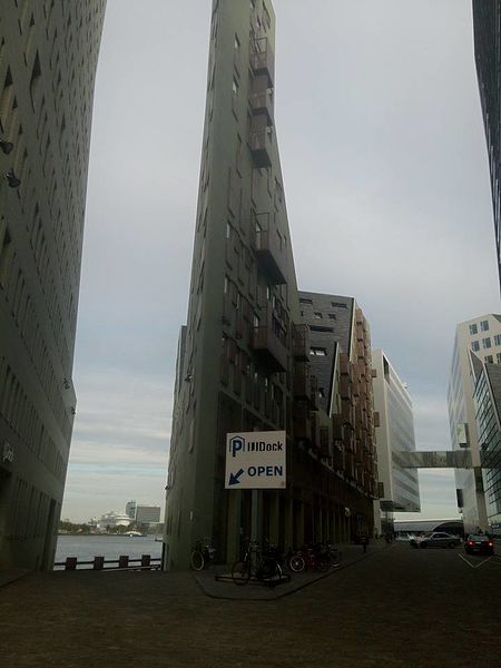 Файл:Амстердам, плоское здание.jpg