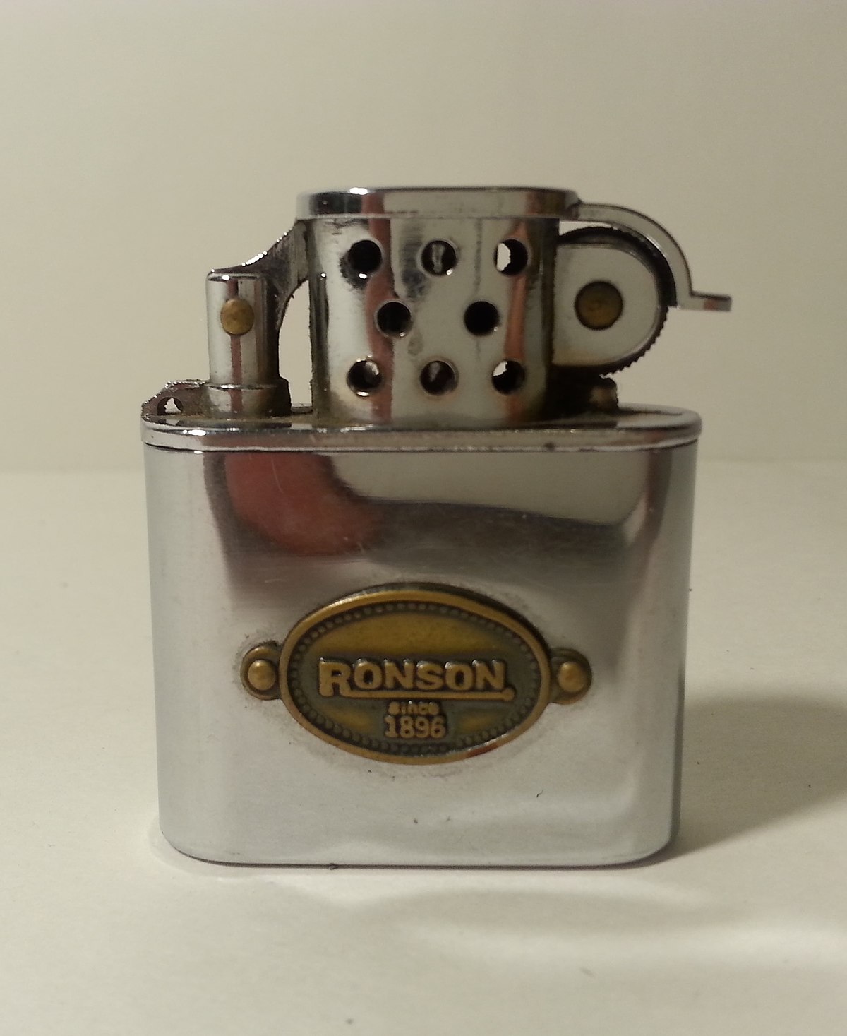 Зажигалка ronson. Бензиновая зажигалка Ronson 1896. Зажигалка Ronson since 1896 бензиновая. Бензиновая зажигалка Ronson inco1926. Бензиновая зажигалка Ronson 1926.