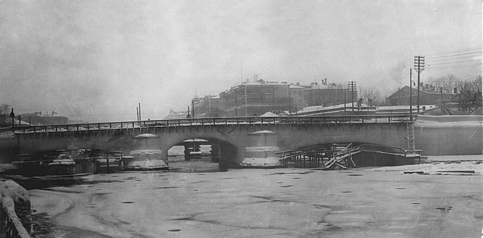 Файл:Obukhovskii bridge old.tif