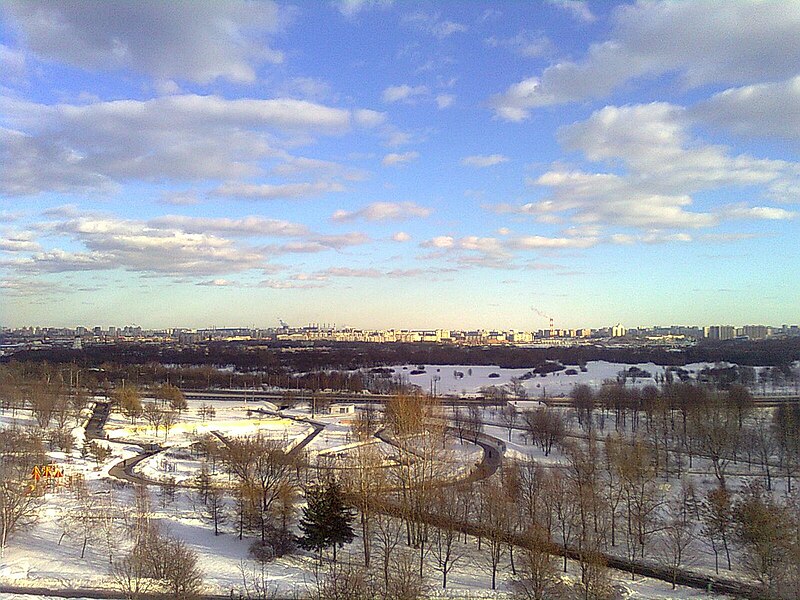 Файл:Park Sadovniki(Rizhskiy Park).jpg