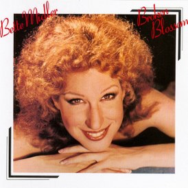 Portada del álbum "Broken Blossom" de Bette Midler (1977)