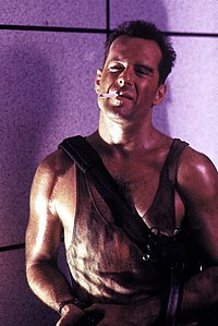 Bruce Willis jako John McClane w Szklanej pułapce