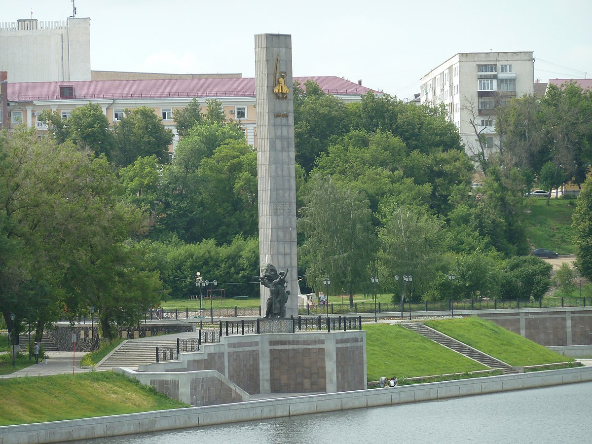 памятники города орла фото