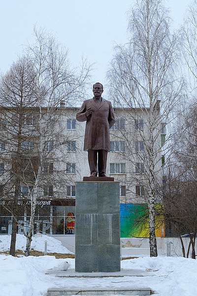 Файл:PI Chaykovsky monument.jpg
