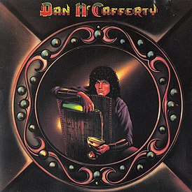 Обложка альбома Дэна Маккаферти «Dan McCafferty» (1975)