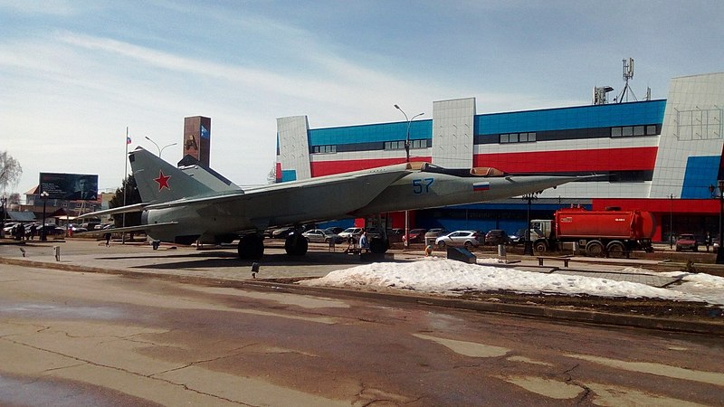 Файл:MiG25RU-ARZAMAS.jpg