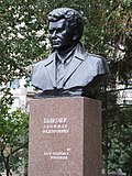 Памятник Леониду Быкову в родном Краматорске
