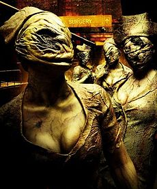 В фильме облик Тёмных медсестёр схож с Медсёстрами из Silent Hill 2, но своим поведением они больше напоминают Манекенов[50]