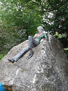 Памятник Оскару Уайльду в центре Дублина