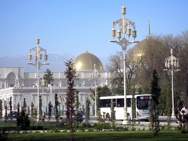 Ашхабад фото. Дворцовый комплекс «Огузхан» Ашхабад Ashgabat Turkmenistan. Дворцовый комплекс Огузхан Туркмения. Президентский дворец Огузхан. Телерадиовещательный центр «Туркменистан».